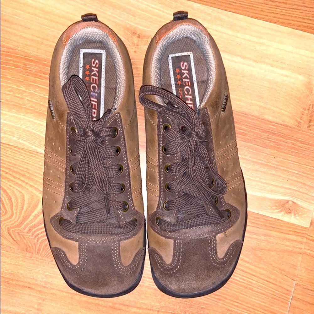 Skechers tan suede sneakers size 6.5 VGUC